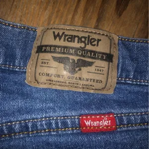 Wrangler denim cut off shorts size 32 thumbnail 3