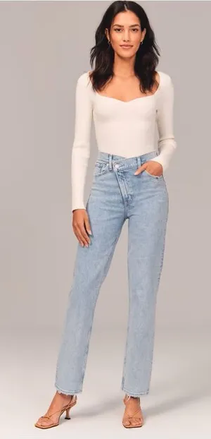 Abercrombie & Fitch Ultra High Rise 90s Straight Jean 20 thumbnail 1