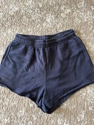 H&M sweatshorts  thumbnail 2