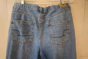 American Eagle Outfitters mom jean raw hem jeans denim in blue size 14. thumbnail 12