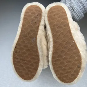 UGG Fluff Yeah Size 6 Slide‎ Slippers Tan Beige Women's Slides Comfort Sandals thumbnail 5