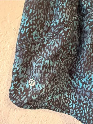 Lululemon shorts Tracker LR Short Animal Print thumbnail 3