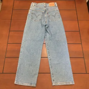 Levi’s ribcage straight ankle light wash 26 button fly thumbnail 4