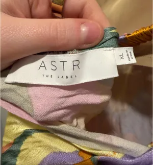 ASTR The Label Annabeth Satin Strapless Midi Dress Lime Rust Floral thumbnail 6