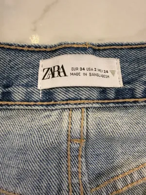ZARA Ripped Mid-Rise Jean Shorts thumbnail 3