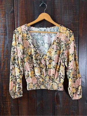 American Eagle Floral Faux Wrap-Front Smocked Hem Top - XS thumbnail 2