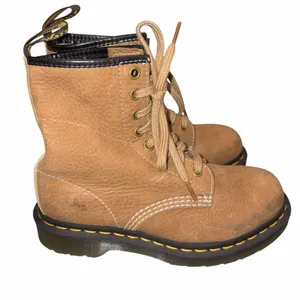 Dr. Martens Brown Tumbled Nubuck Leather Savannah Combat Boots 5 thumbnail 4