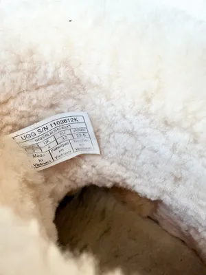 UGG Women’s Fluff Mini Quilted Boots Chestnut Size 5 FITS KIDS USA SIZE 3 thumbnail 8
