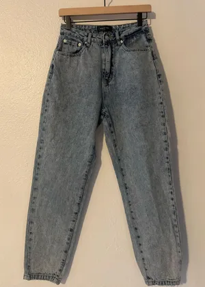 White Fox High-Waisted Light Wash Women’s Jeans thumbnail 1