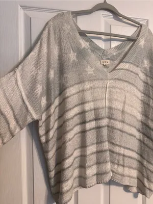 POL Deep V-neck Striped Stars Americana Oversized Lightweight Knit Sweater Med thumbnail 3