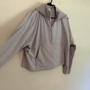 All Day Breeze Lululemon Pullover Hoodie‎ Gray Windbreaker Sz 4 Athletic 1/2 Zip thumbnail 2