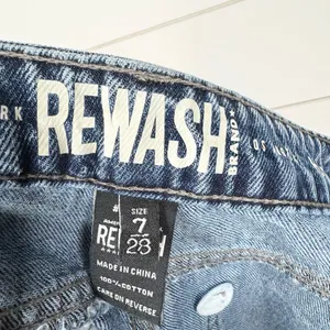 Rewash High Rise Pleated Bermuda Denim Cut-Off Shorts Size 28 Blue Medium Wash thumbnail 7