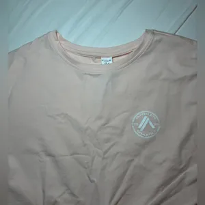 Alphalete Women's Dynasty Long Sleeve Crop Tee Size Small thumbnail 3