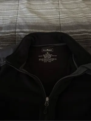 L.L. Bean Black Fleece Jacket with Gray Shoulder and Sleeve Panels thumbnail 5
