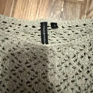 Anthropologie Moon & Madison Sage Green Crocheted Cropped Sweater thumbnail 3