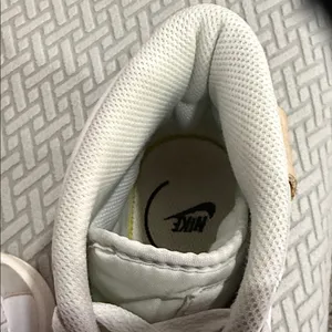 Nike Court Royale 2 Mid Top Triple White Sneakers size 9.5 thumbnail 10