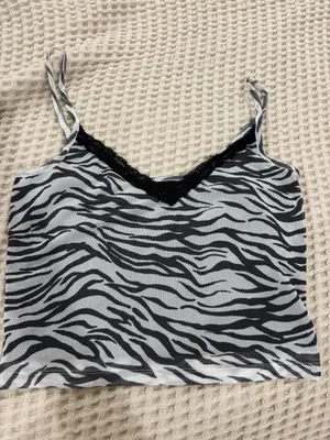 Hollister Top Tank thumbnail 1