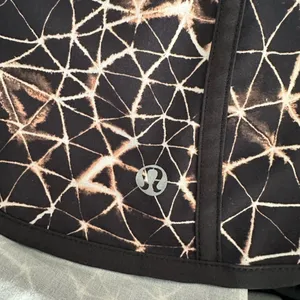LIKE NEW LULULEMON RARE black peach and white shorts thumbnail 5