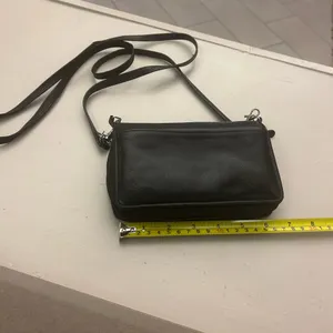 Bag Chic Black Crossbody Bag Very Nice Leather Clean thumbnail 2