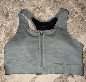 Nike Swoosh Women’s Medium-Support Padded Zip-Front Sports Bra thumbnail 1