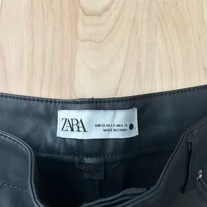 NWOT Zara 90s Wide Leg Faux Leather trousers size 6 thumbnail 8