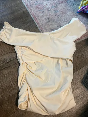 Edikted off the shoulder cream top small thumbnail 10