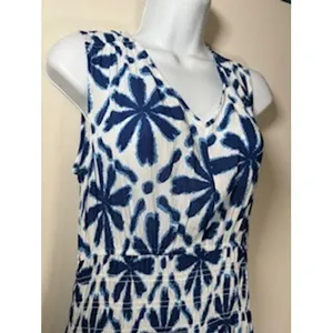 Blue and White Classic V-Neck Maxi Dress Size Medium Smocked Boho‎ Summer Resort thumbnail 2