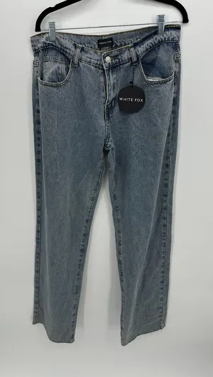 White Fox What A Feeling Mid Rise Straight Leg Jeans‎ Blue Wash Size L Raw Hem thumbnail 1