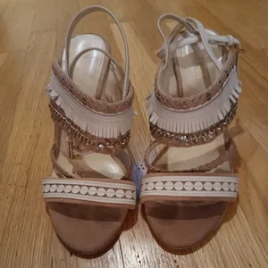 Nine West Nude Fringed Rhinestone Accent Heels in sz 7 thumbnail 8