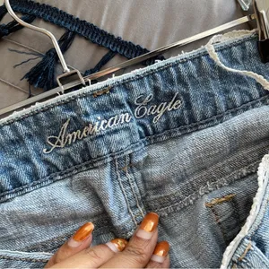 AMERICAN EAGLE | Denim Lace Trim Denim Shorts Sz 4 thumbnail 8