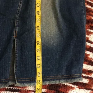 Y2K 2000s Mcbling Trendy Faded Frayed denim jean mini midi knee length skirt front slit whimsygoth #grunge #preppy #officesiren #academia Size 9/31 - Measurement in pics thumbnail 7