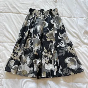 Merona Midi Skirt Womens XS‎ Black Grey Floral 100% Cotton Smocked Waist A-Line thumbnail 1