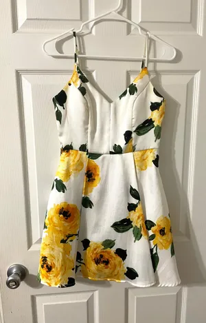 Windsor Yellow Floral Print Dress thumbnail 1