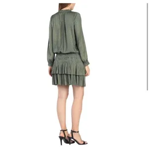 Current Air Laurel Mini Star‎ Dress Size Small Sage Green Tiered Pleated V-Neck thumbnail 2