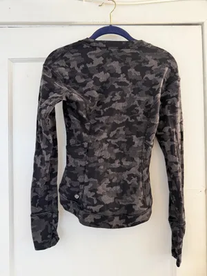 Lululemon Camo Long Sleeve thumbnail 4