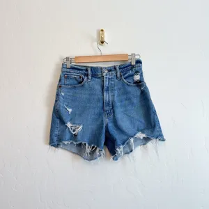 Abercrombie | The 4" Mom High Rise‎ Distressed Denim Shorts in Blue thumbnail 3