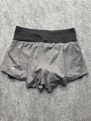 Lululemon Women’s 6 SEAMLESS MOVES SHORT 2.5'' Heathered Gray/Black Shorts thumbnail 3