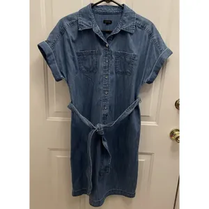 Talbots Denim Shirt Dress Cotton Size 4 Short Sleeve Belted Preppy‎ Minimalist thumbnail 2
