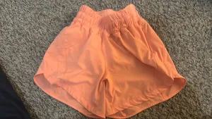 Lululemon Shorts Hotty Hot thumbnail 1