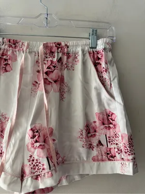 Le Rose Stories White and Pink Floral Satin Sleep Shorts thumbnail 2