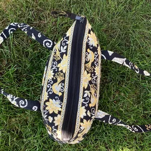 Vera Bradley purse🖤💛🤍 thumbnail 4