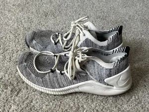 2018 Nike TR‎ Flyknit White/Black Training Shoes 942887-101 Women 8 thumbnail 1