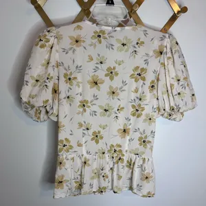 Zara Puff Sleeve Floral Button Front Top XS thumbnail 7