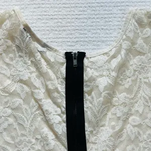 VS MODA Intl Lace Top Y2K Boho Sm Cream Back Zip-Up - Victoria’s Secret Holiday thumbnail 5
