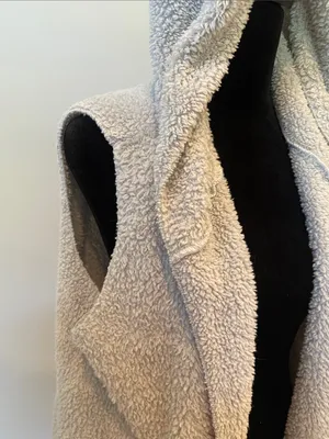 Hooded Sherpa open Vest - light gray Cozy feel with pockets thumbnail 3