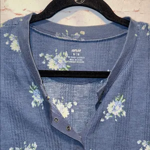 Aerie heart eyes waffle Henley Floral Blue Long Sleeve shirt blue medium M thumbnail 2