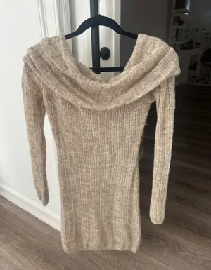Lovers + Friends Off-The-Shoulder Dress thumbnail 4
