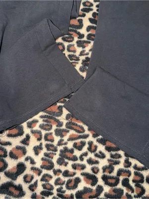 2000s vintage style 2013 Aeropostale bedazzled grey low rise flare sweatpants thumbnail 4