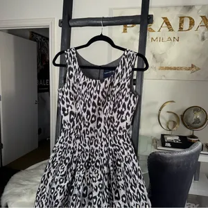 Samantha Sung Silk Leopard Fit And Flare Dress Womens 2 Silver Black Ivory Work thumbnail 3