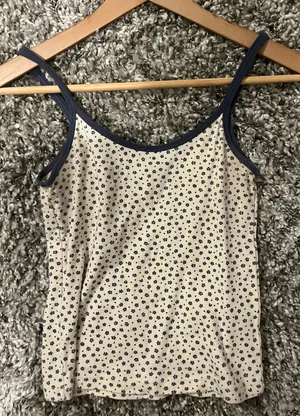 Brandy Melville Top thumbnail 1